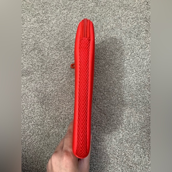 Case logic red foam zippered phone, tablet, hard drive, or eReader sleeve - Picture 4 of 6